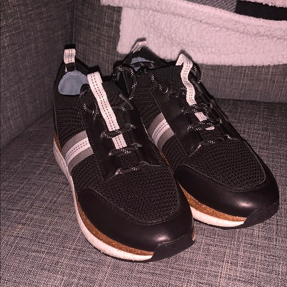 OTBT Black and White Men's Sneakers - Picture 1 of 3